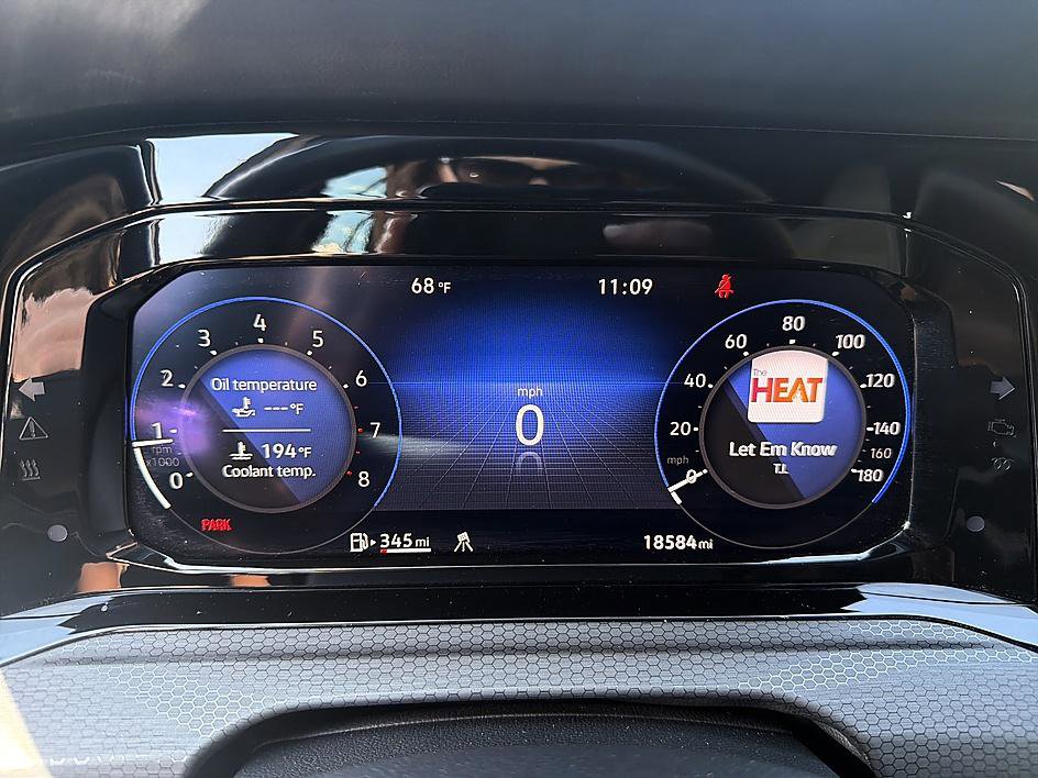 Used 2022 Volkswagen GTI SE image 9