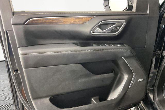 Used 2023 Chevrolet Suburban Premier RWD image 17