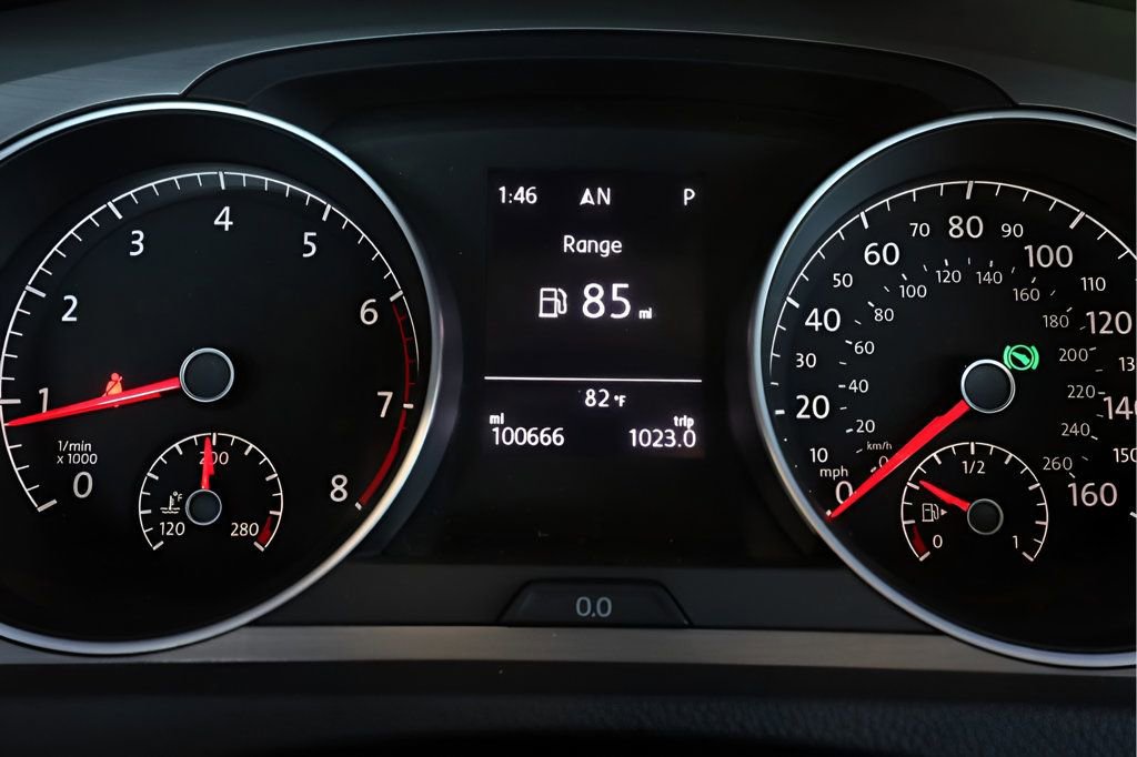 Used 2017 Volkswagen Golf S image 26