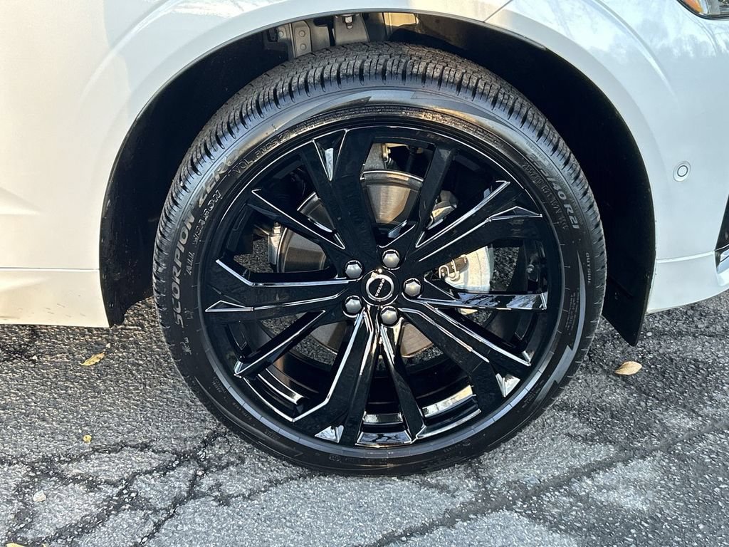 New 2026 Volvo XC60 B5 Ultra w/ Climate Package AWD/4WD image 13