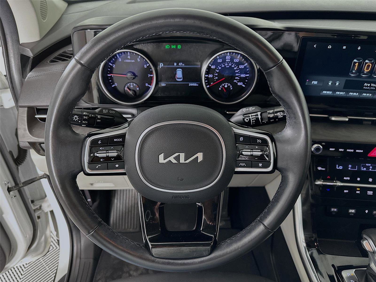 Used 2022 Kia Carnival SX image 18