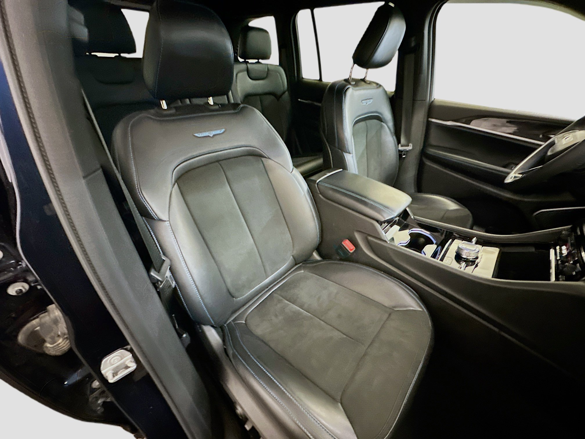 Used 2022 Jeep Grand Cherokee Trailhawk w/ Advanced Protech Group II image 33