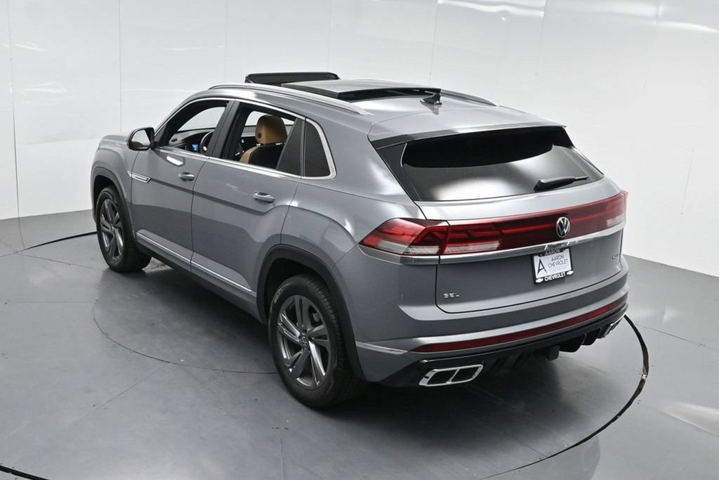 Used 2024 Volkswagen Atlas Cross Sport SEL R-Line AWD/4WD image 64