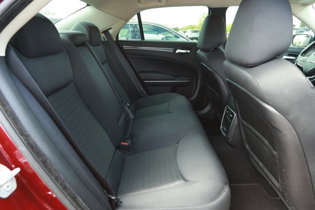 Used 2019 Chrysler 300 Touring w/ Chrome Appearance Package image 27