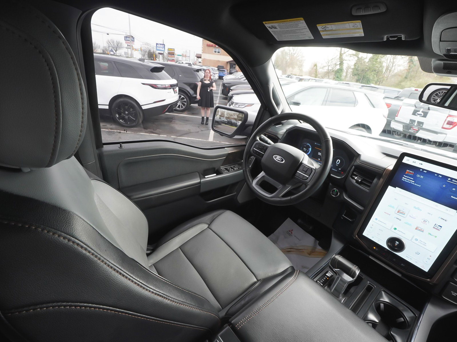 Used 2023 Ford F150 Lightning Lariat image 44