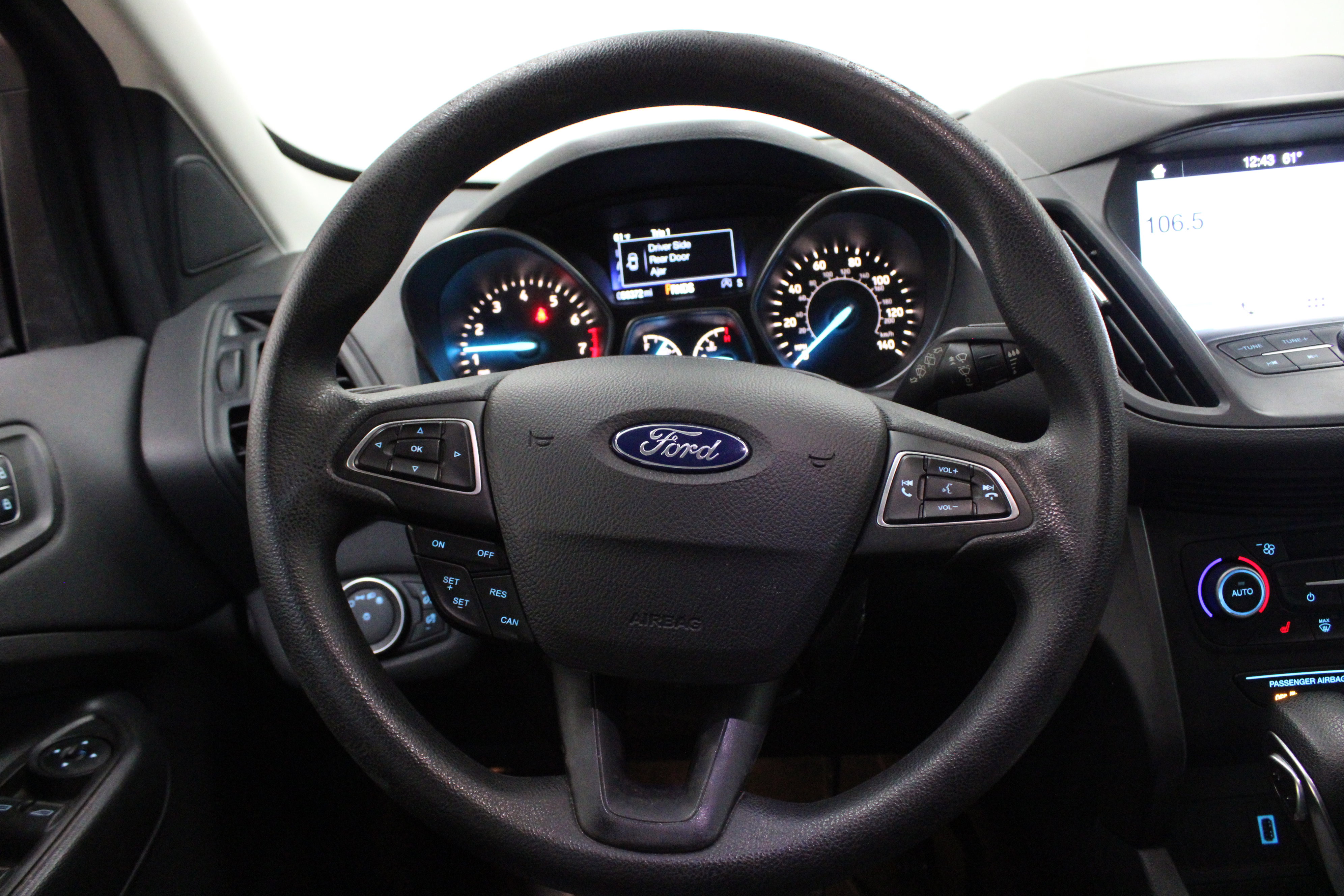Used 2019 Ford Escape SE image 18