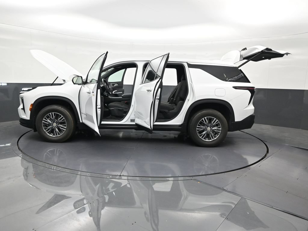 Used 2024 Chevrolet Traverse LS FWD image 33