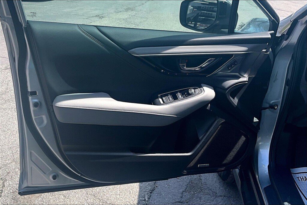 Certified 2025 Subaru Outback Limited XT image 13