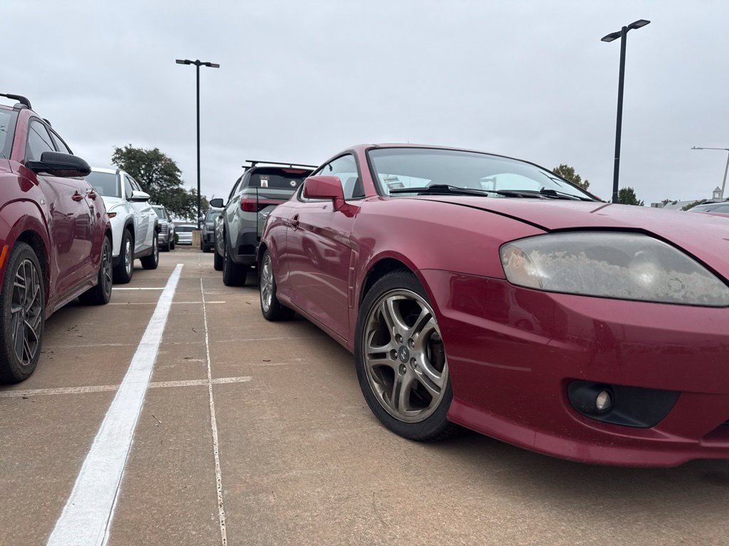 Used 2005 Hyundai Tiburon GT FWD image 4