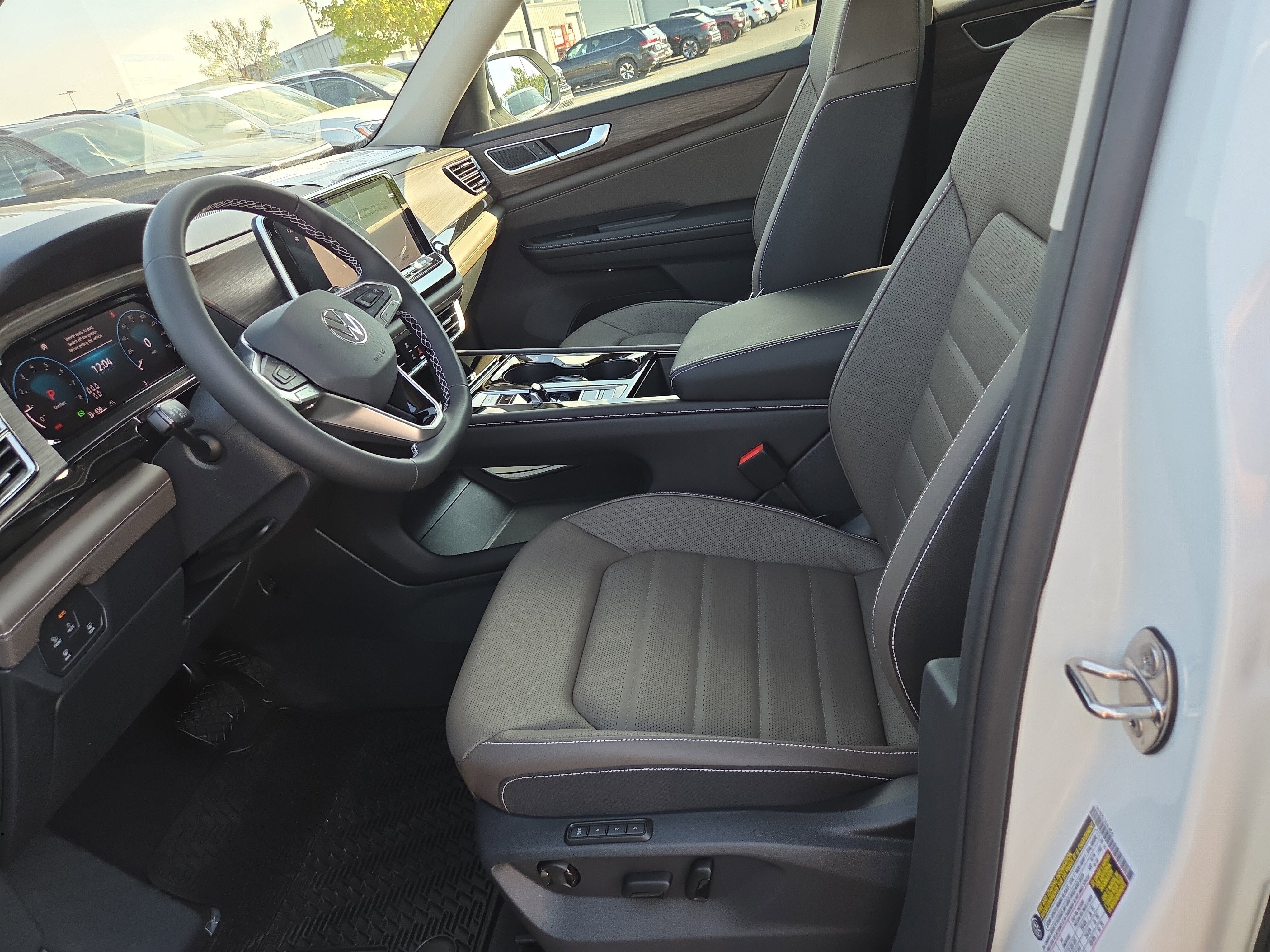 New 2026 Volkswagen Atlas SEL image 4