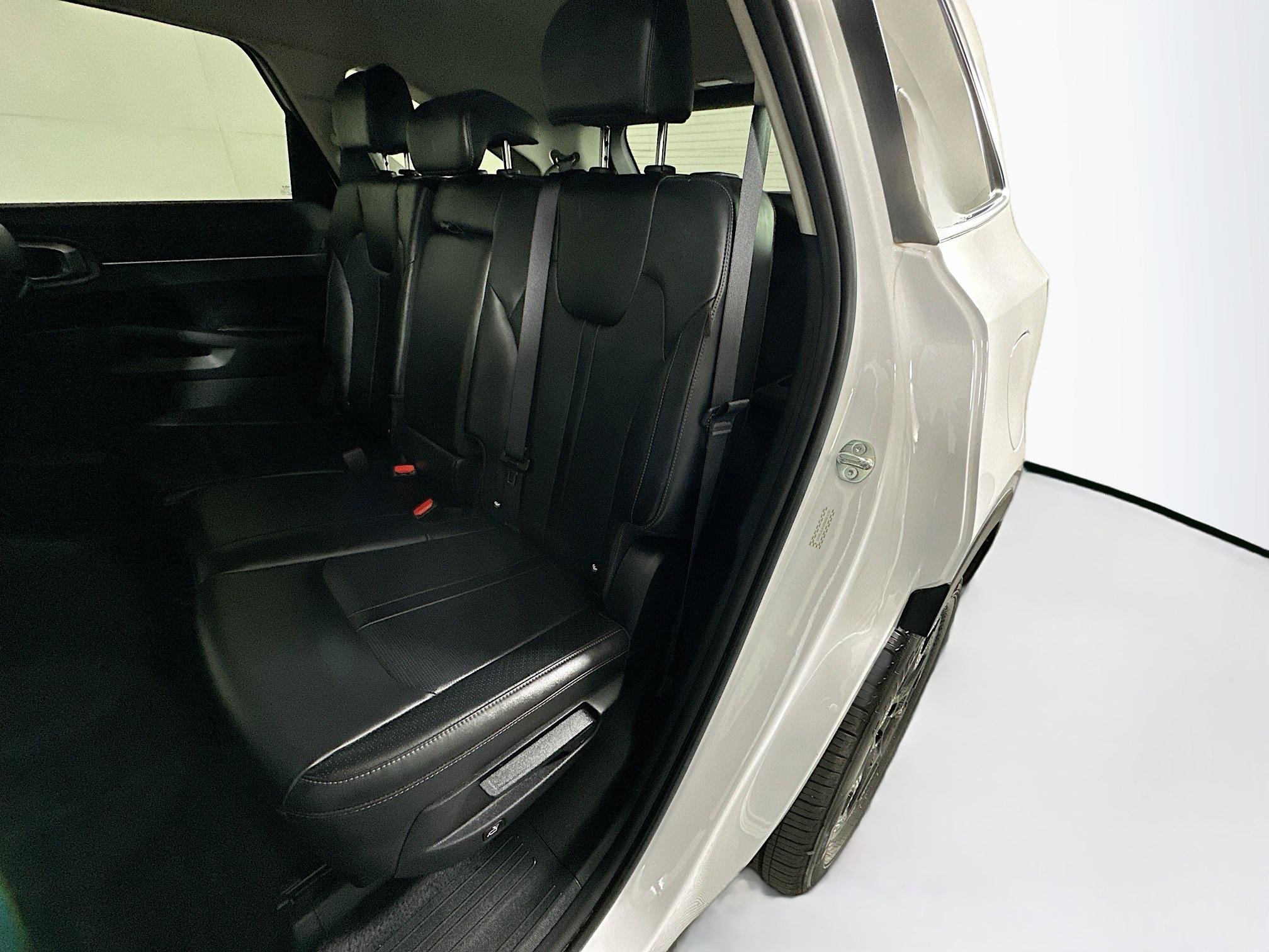 Used 2024 Kia Sorento S image 26