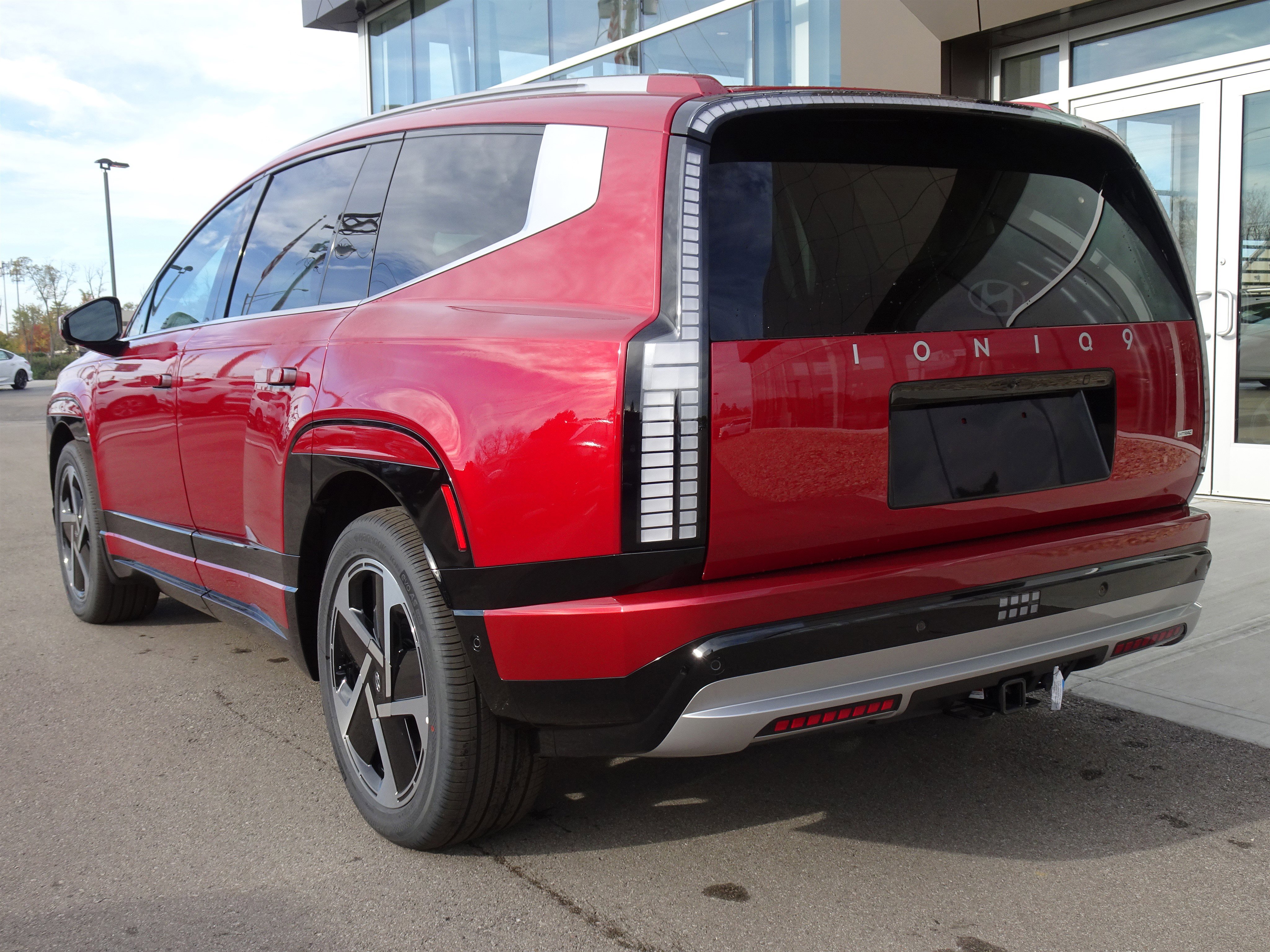 New 2026 Hyundai Ioniq 9 Limited w/ Tow & Go Package image 4