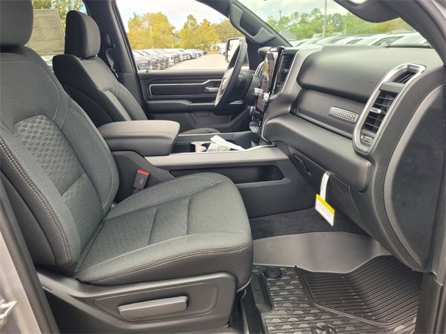 New 2026 RAM 1500 4x4 Crew Cab image 17