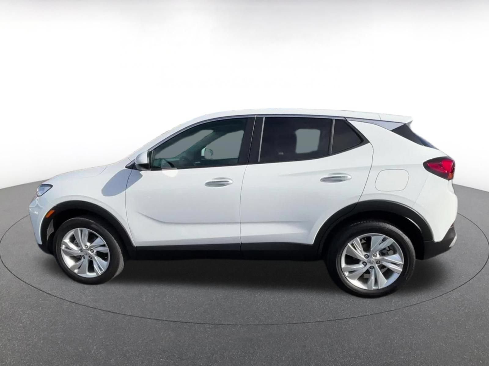 Used 2025 Buick Encore GX Preferred AWD/4WD image 9