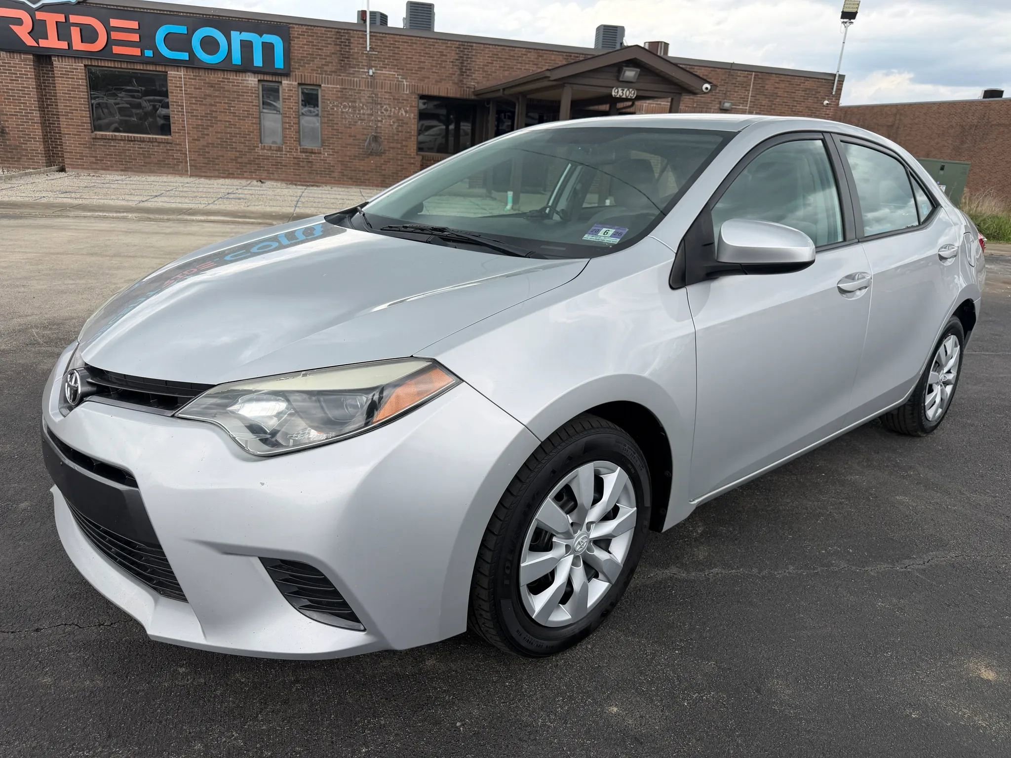 Used 2015 Toyota Corolla LE FWD image 7