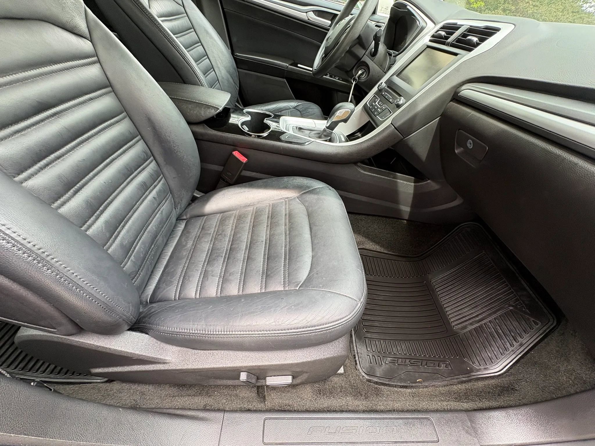 Used 2016 Ford Fusion SE image 9