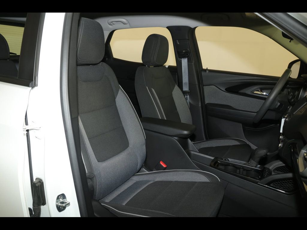 Used 2023 Chevrolet TrailBlazer LS AWD/4WD image 29