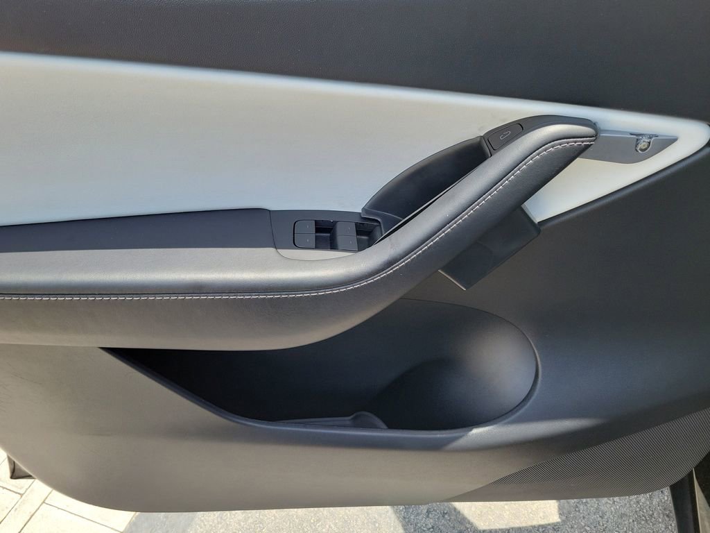 Used 2022 Tesla Model Y Performance AWD/4WD image 15