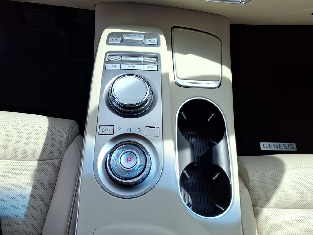 Used 2025 Genesis GV70 2.5T w/ Select Package AWD/4WD image 25