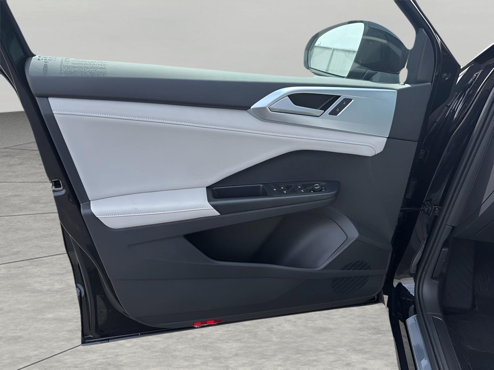 New 2026 Volkswagen Taos SE FWD image 27