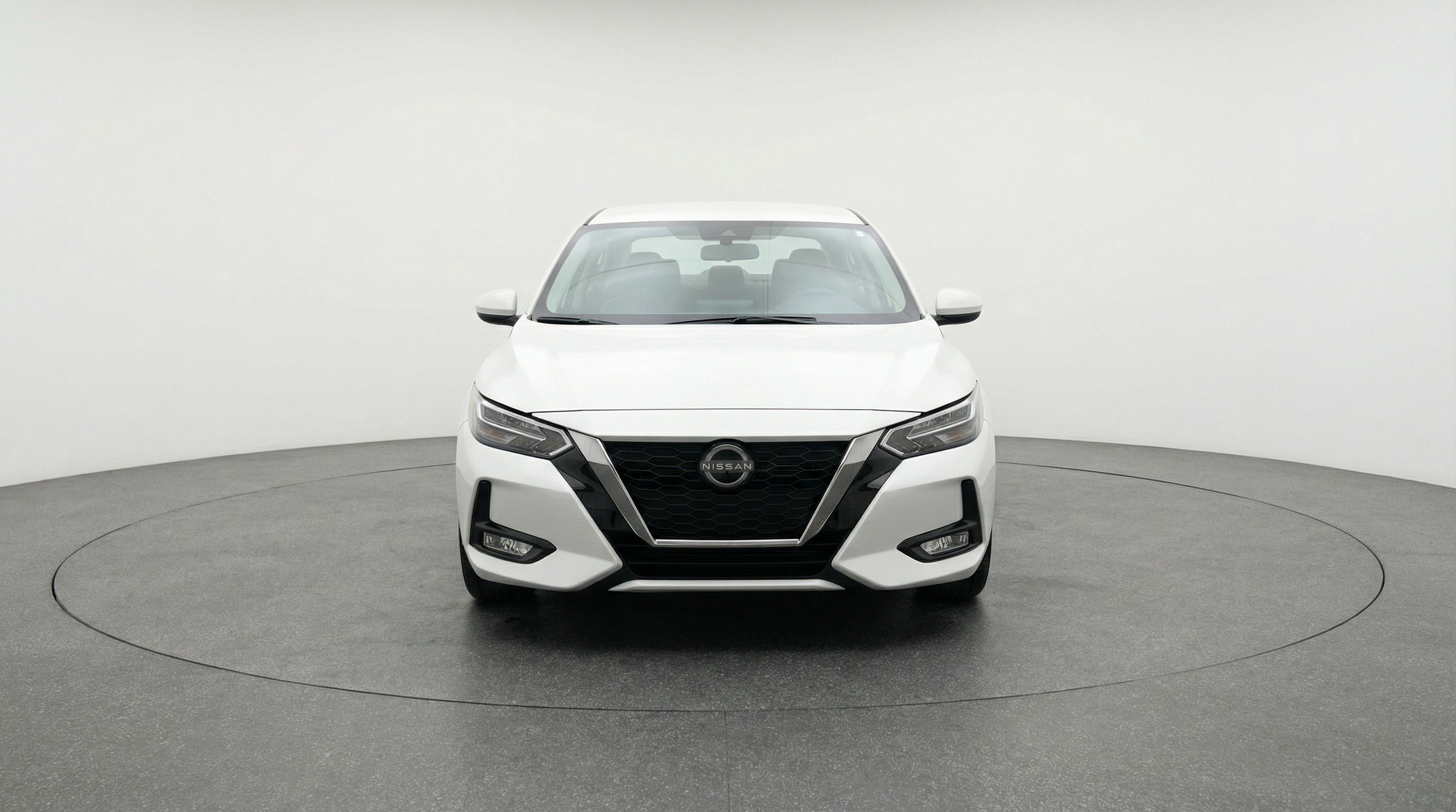 Used 2025 Nissan Sentra SV image 2
