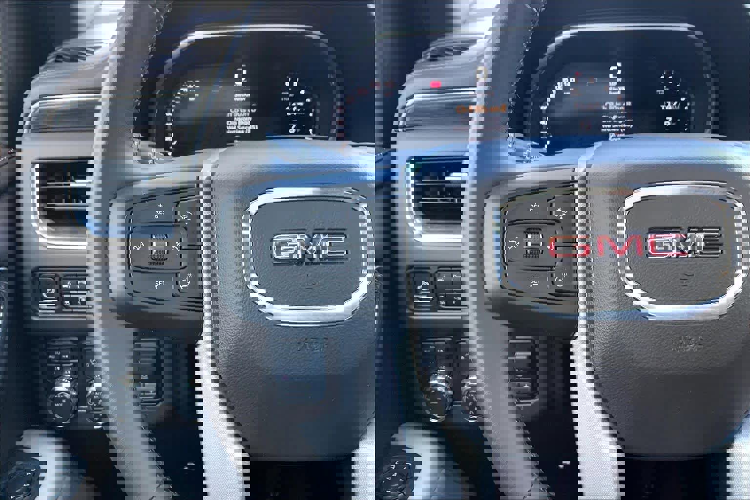 Used 2023 GMC Yukon SLT w/ SLT Premium Package AWD/4WD image 24