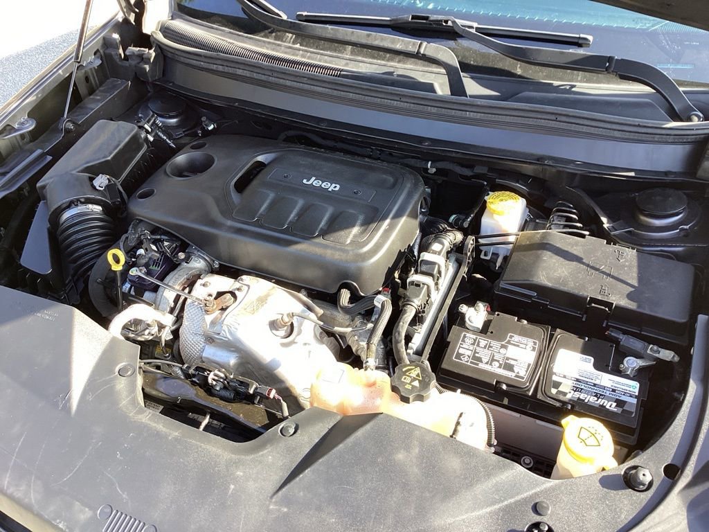 Used 2019 Jeep Cherokee Latitude Plus image 20