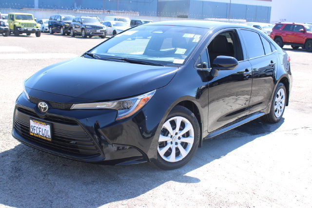 Used 2023 Toyota Corolla LE w/ Carpet Mat Package (TMS) FWD image 12