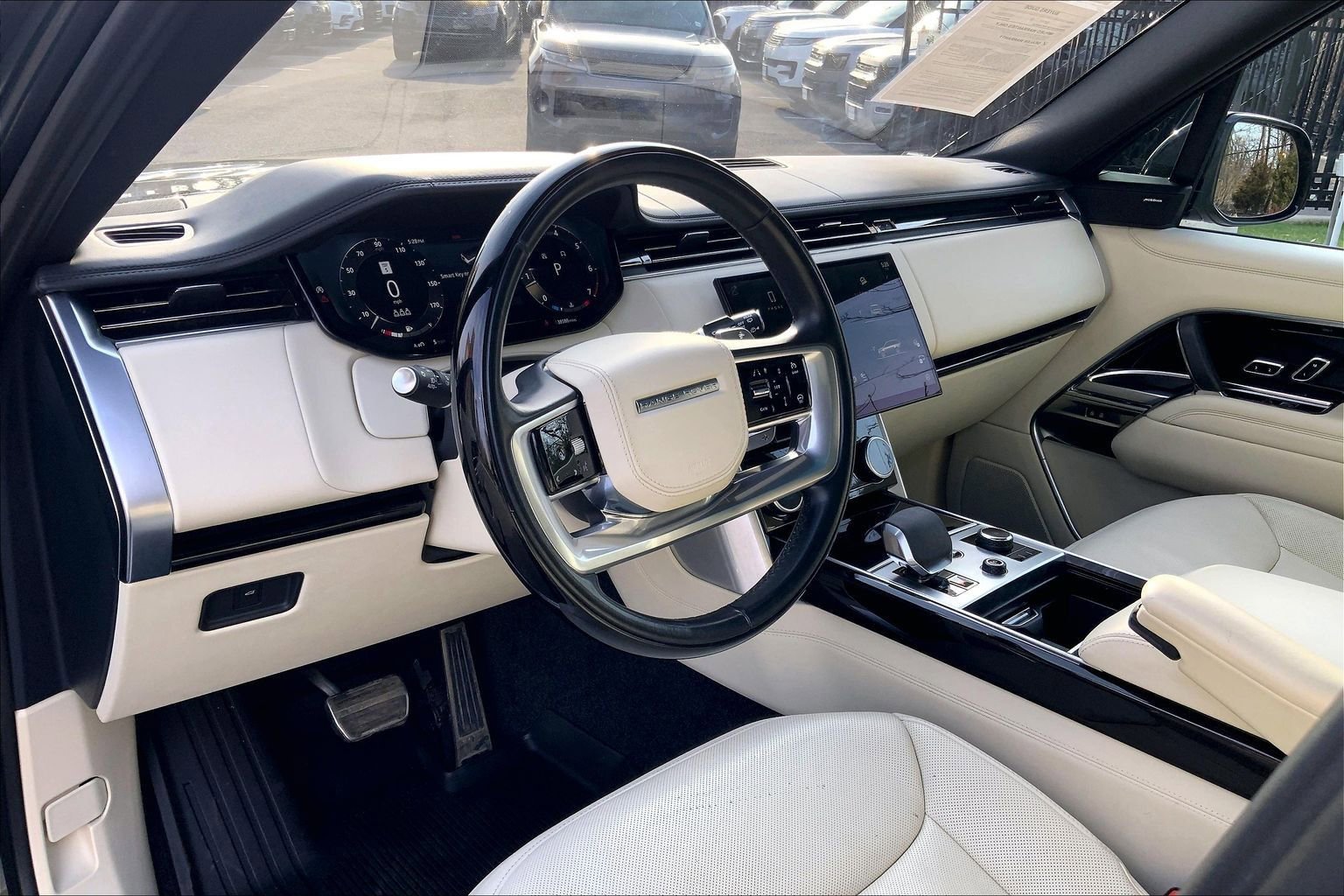 Used 2023 Land Rover Range Rover SE AWD/4WD image 17