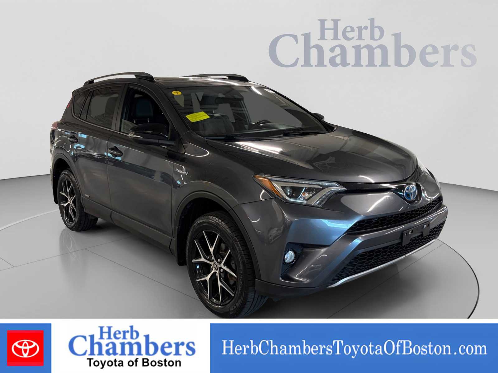 Used 2017 Toyota RAV4 SE AWD/4WD image 1