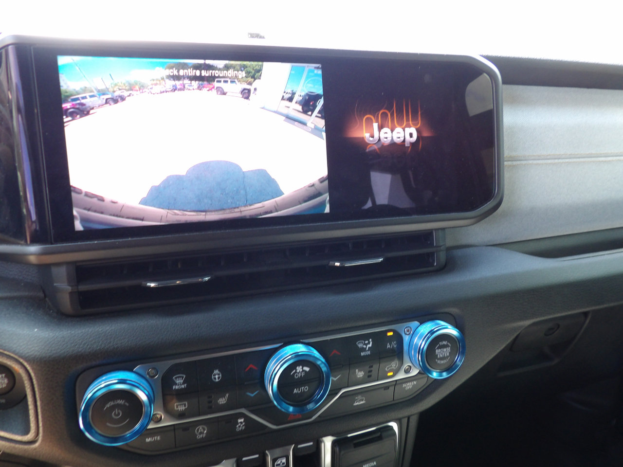 Used 2024 Jeep Wrangler Unlimited Sport image 18