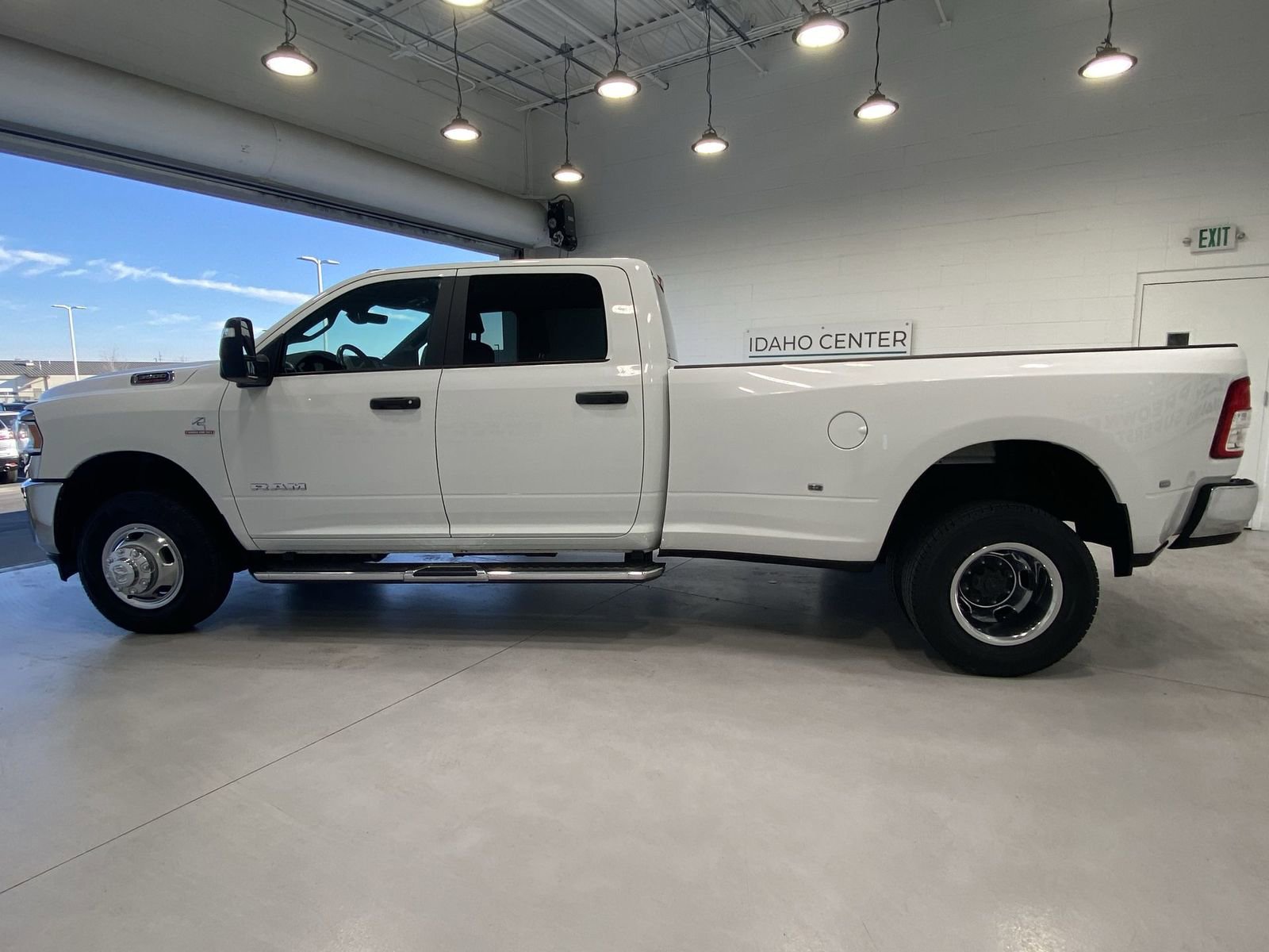 Used 2024 RAM 3500 Big Horn image 5