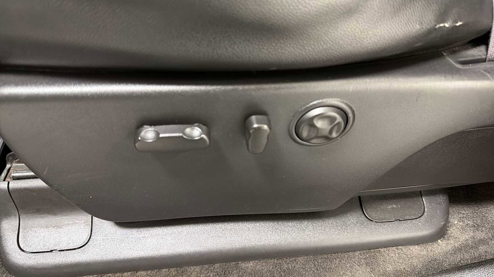 Used 2014 GMC Sierra 3500 SLT image 14