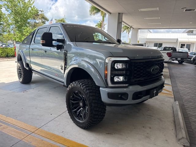 Used 2026 Ford F250 Lariat w/ Black Appearance Package image 4