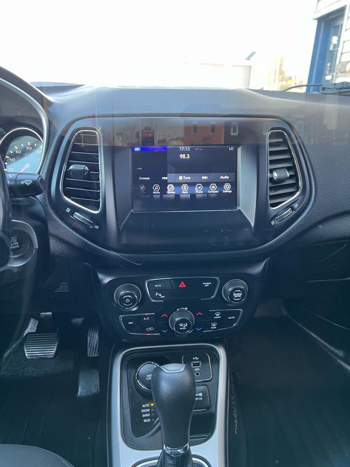 Used 2018 Jeep Compass Sport w/ Tech Group image 16
