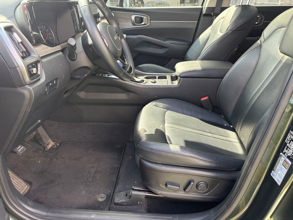 Used 2023 Kia Sorento S w/ Panoramic Sunroof Package image 14