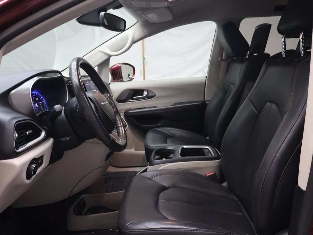 Used 2020 Chrysler Pacifica Touring-L Plus FWD image 18