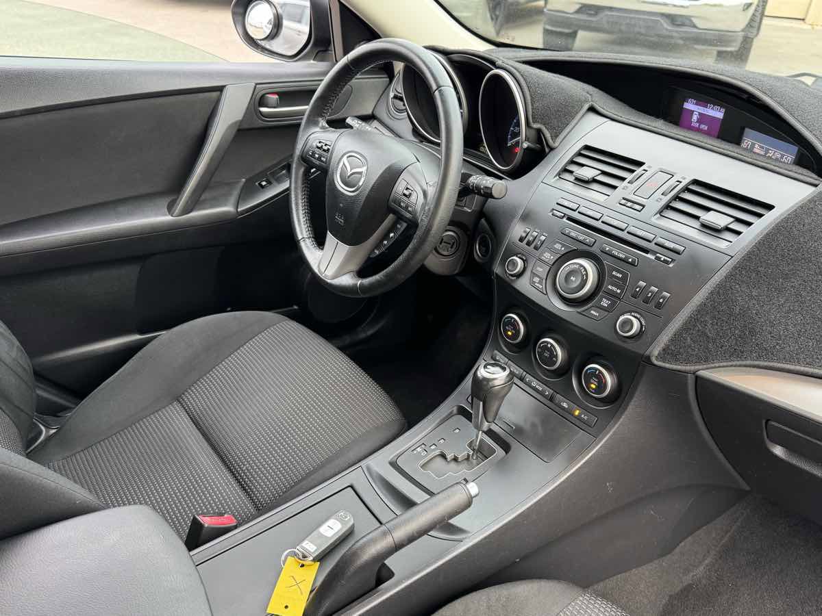 Used 2013 MAZDA MAZDA3 i Touring image 13