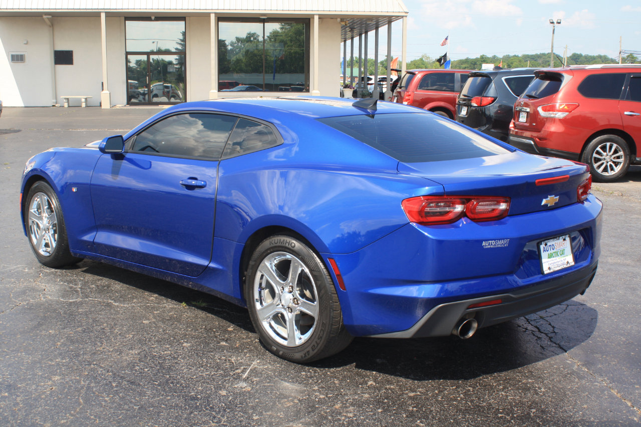 Used 2021 Chevrolet Camaro LT image 9