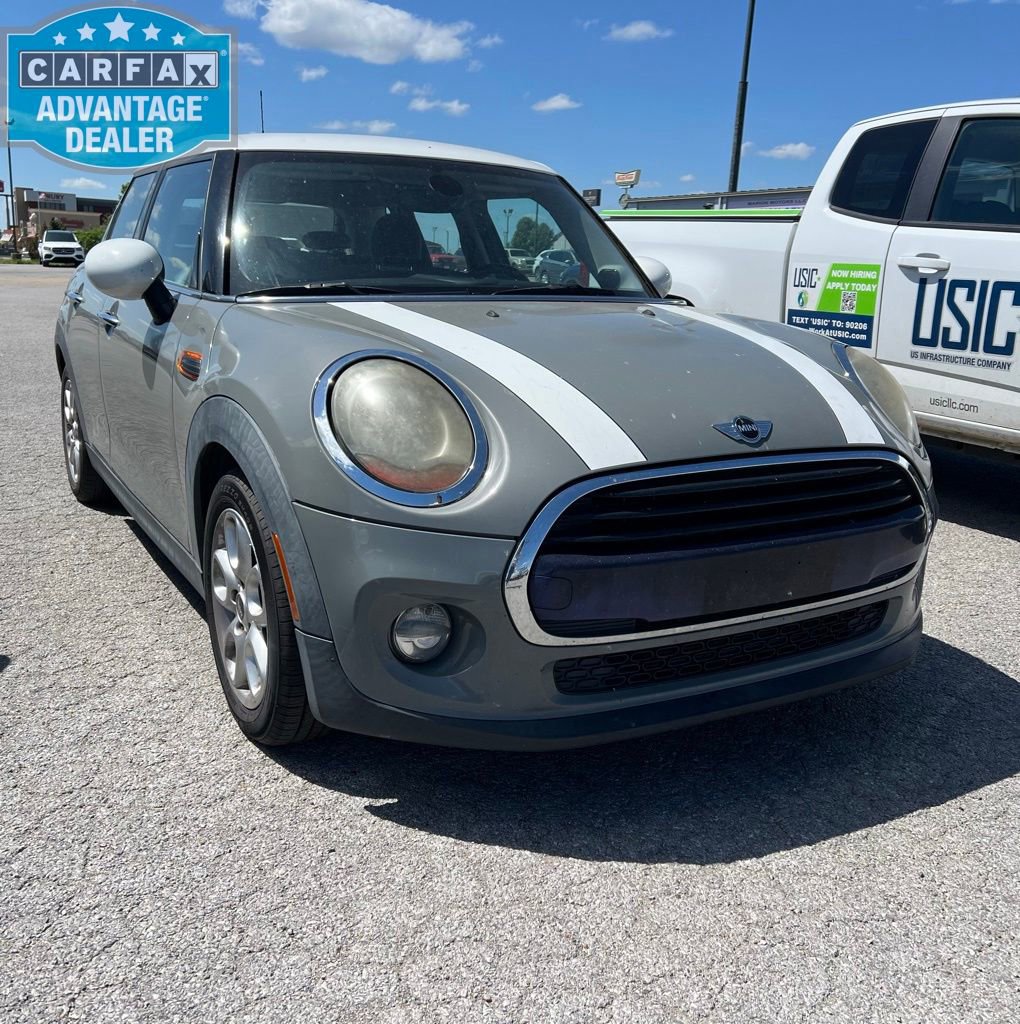 Used 2017 MINI Cooper 4-Door Hardtop FWD image 1