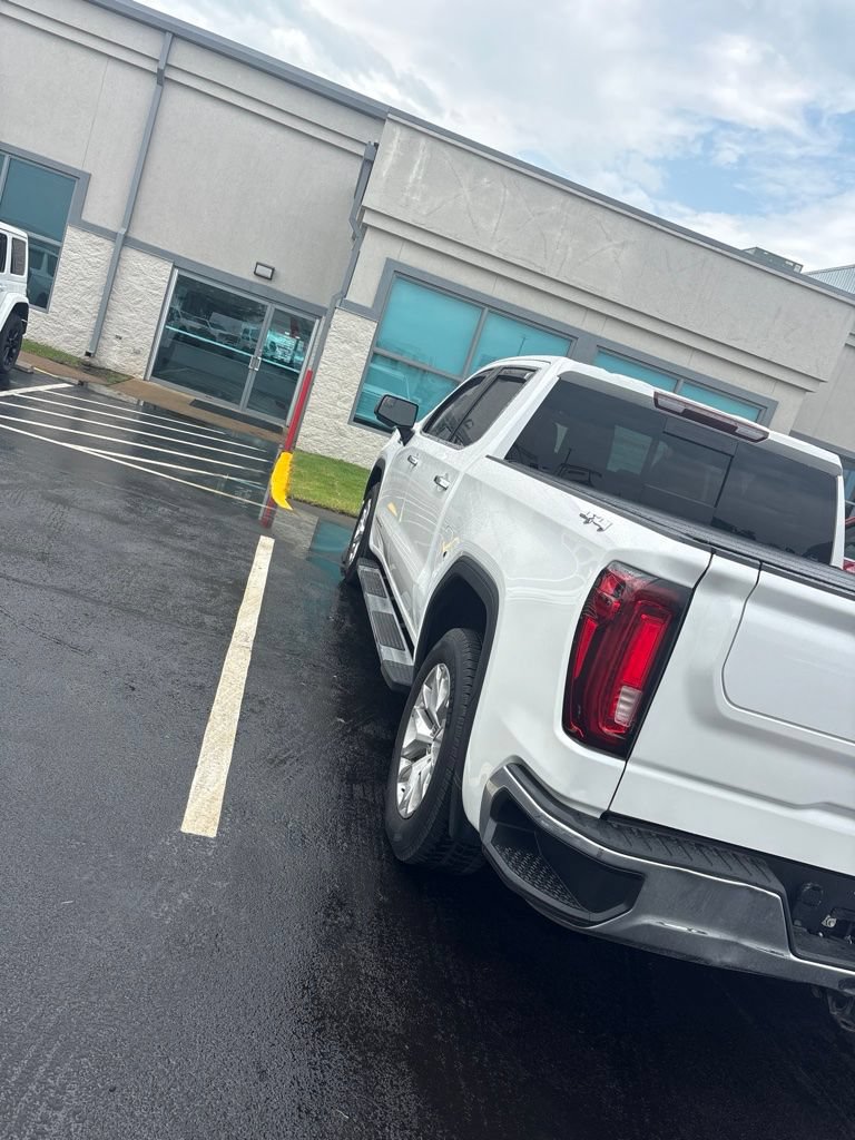 Used 2022 GMC Sierra 1500 SLT w/ SLT Premium Package AWD/4WD image 5