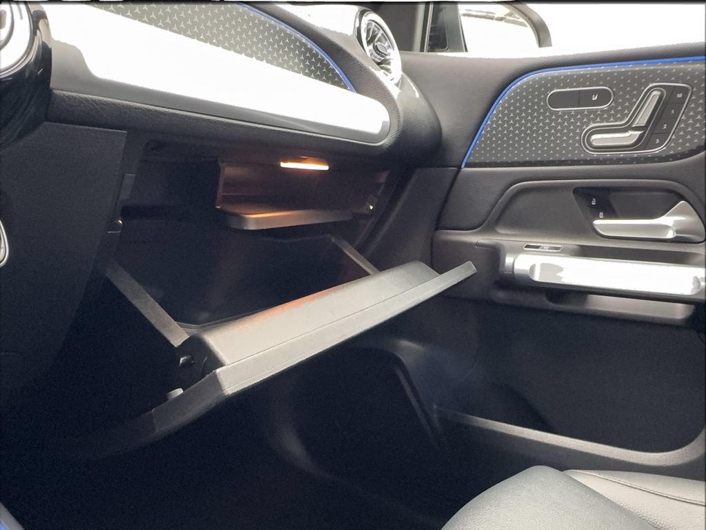 Used 2024 Mercedes-Benz GLB 250 image 42