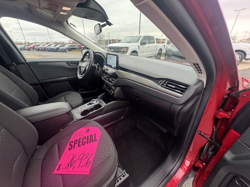 New 2025 Ford Escape Active w/ Cold Weather Package image 19