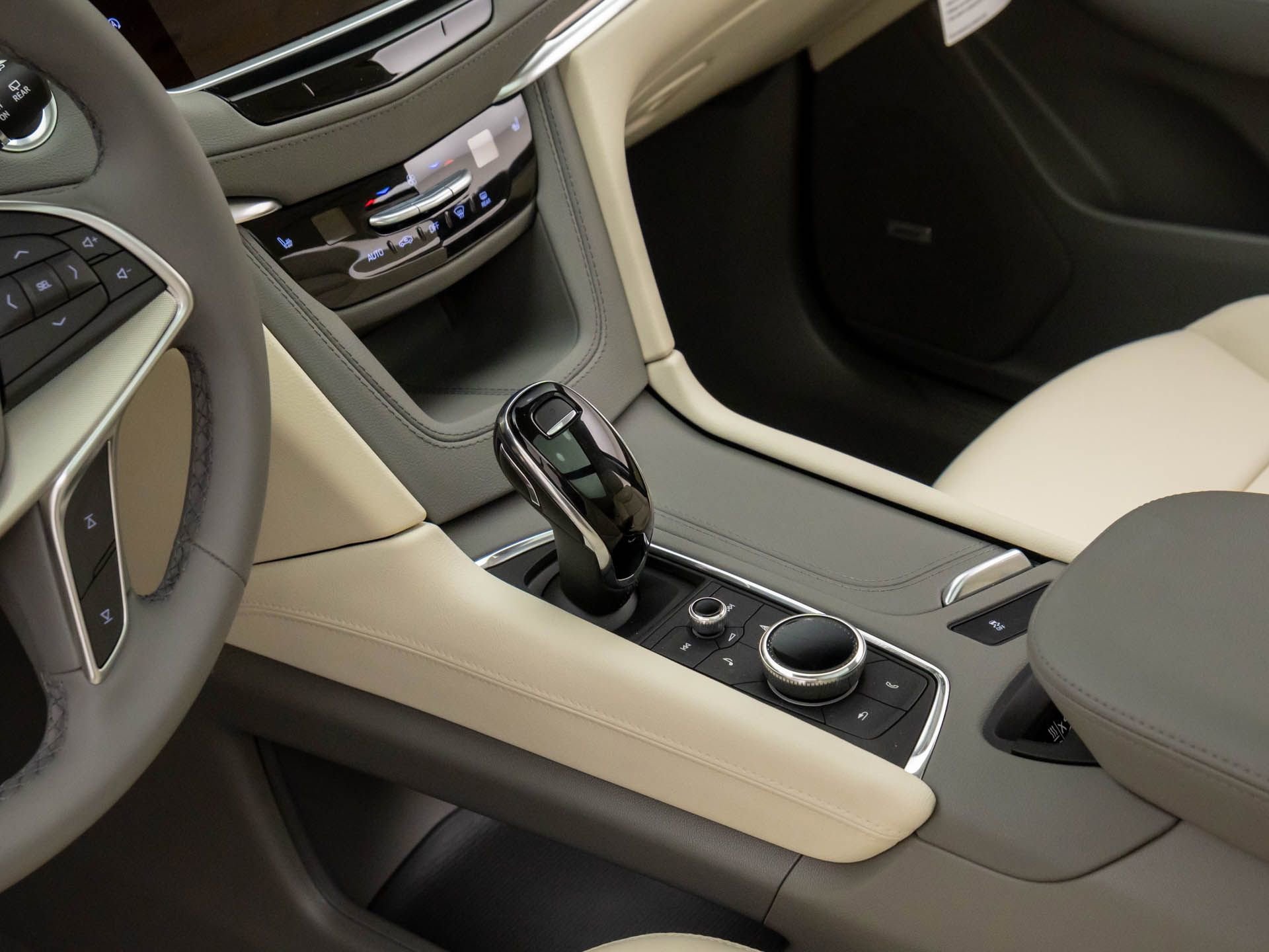 New 2026 Cadillac XT5 Premium Luxury w/ LPO, Floor Liner Package image 14