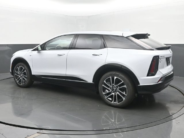 New 2026 Cadillac Optiq Sport 1 w/ LPO, Floor Liner Package AWD/4WD image 3