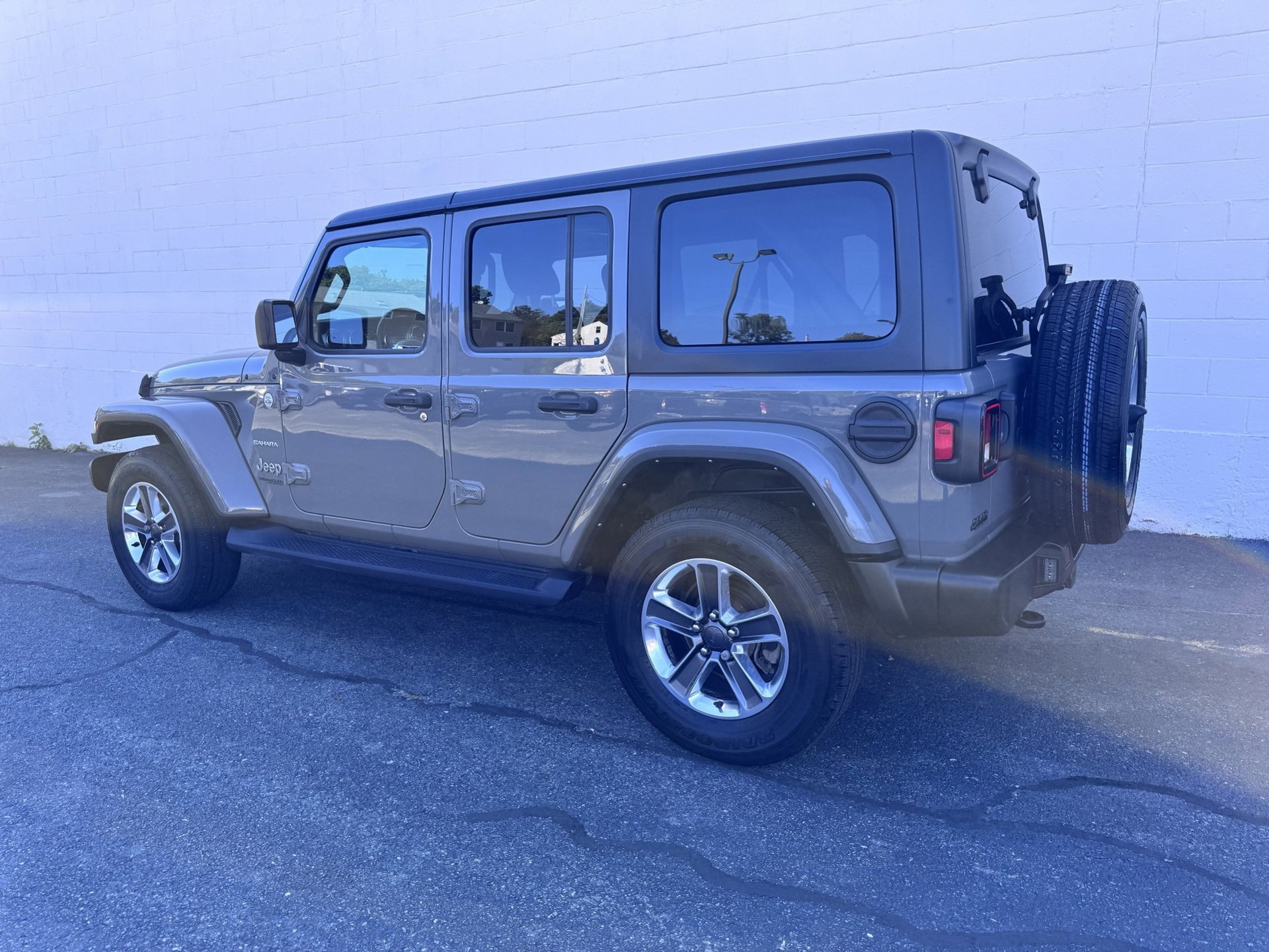 Used 2021 Jeep Wrangler Unlimited Sahara w/ Uconnect 4C Nav & Sound Group image 3