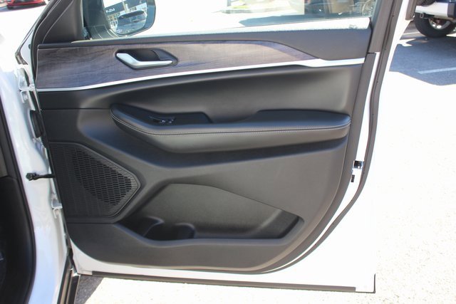 Used 2024 Jeep Grand Cherokee Limited image 29