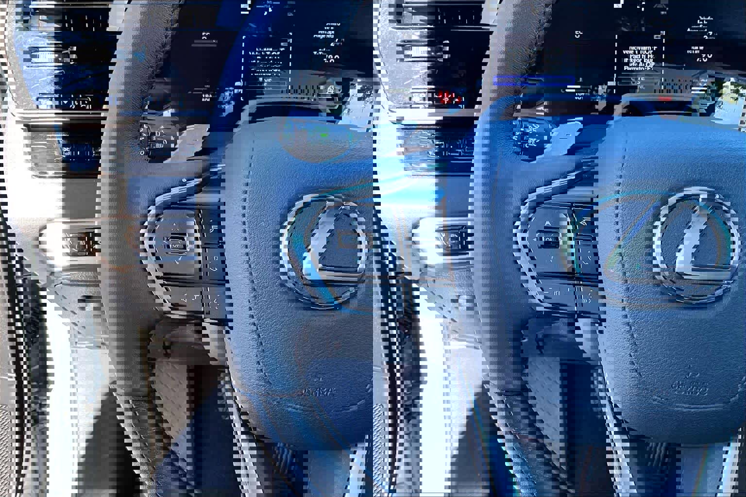 Used 2025 Lexus RX 350 Premium w/ Convenience Package image 22