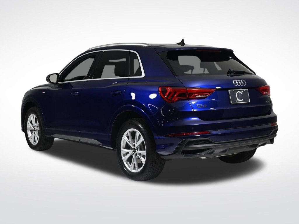 Certified 2025 Audi Q3 2.0T Premium w/ Convenience Package AWD/4WD image 3