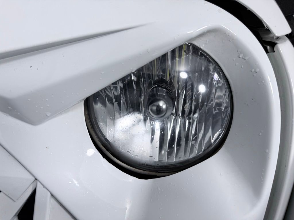 Used 2016 Jeep Wrangler Unlimited Rubicon image 25